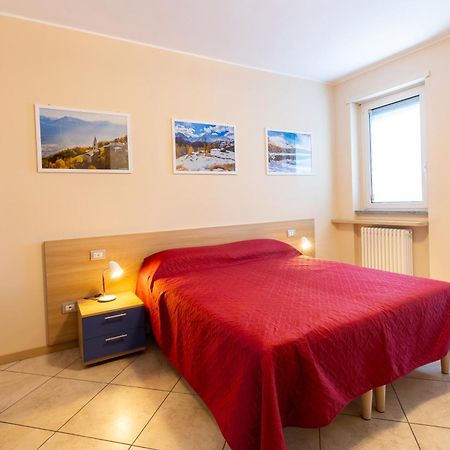 Residenza Il Castello Apartment Sondrio Ngoại thất bức ảnh