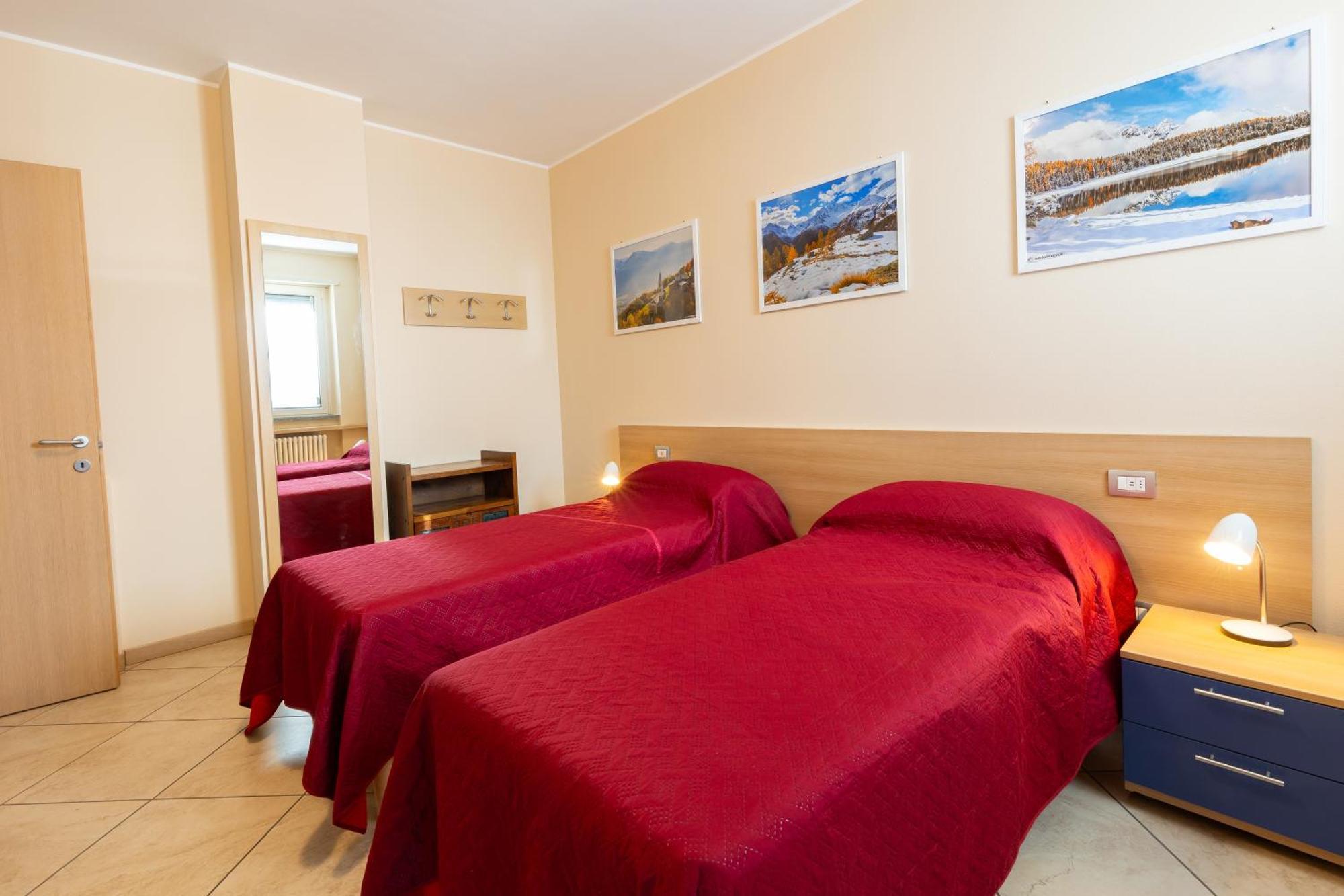 Residenza Il Castello Apartment Sondrio Ngoại thất bức ảnh