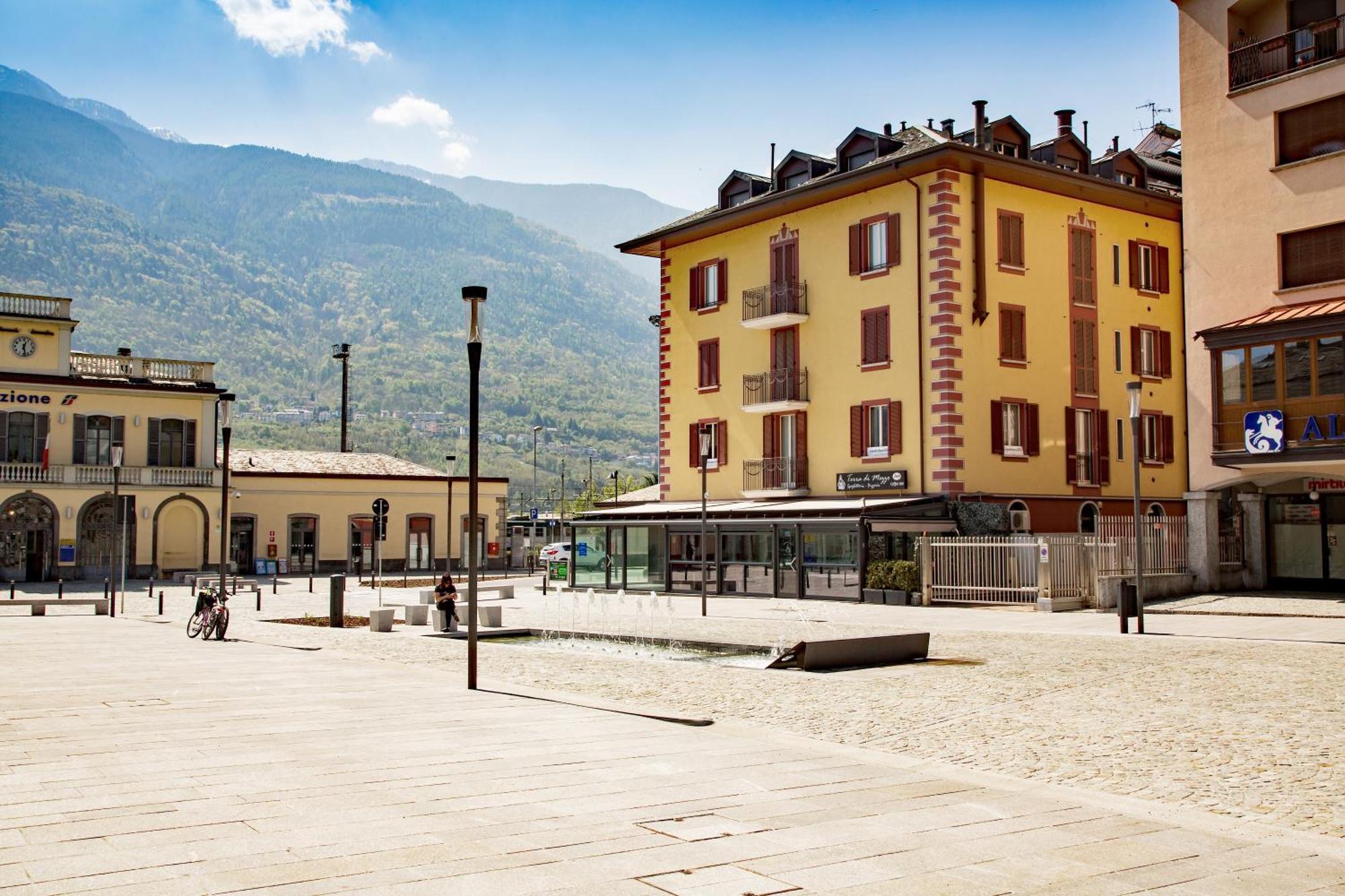 Residenza Il Castello Apartment Sondrio Ngoại thất bức ảnh