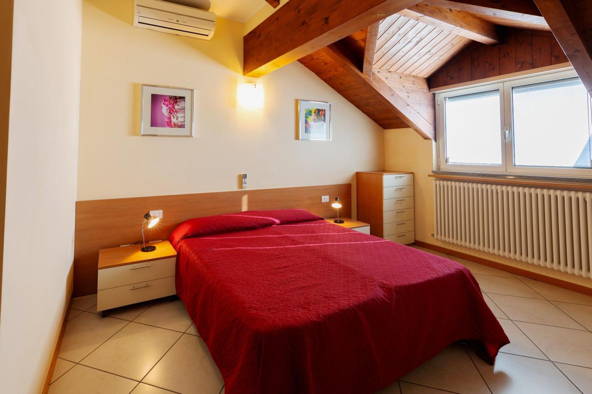 Residenza Il Castello Apartment Sondrio Ngoại thất bức ảnh